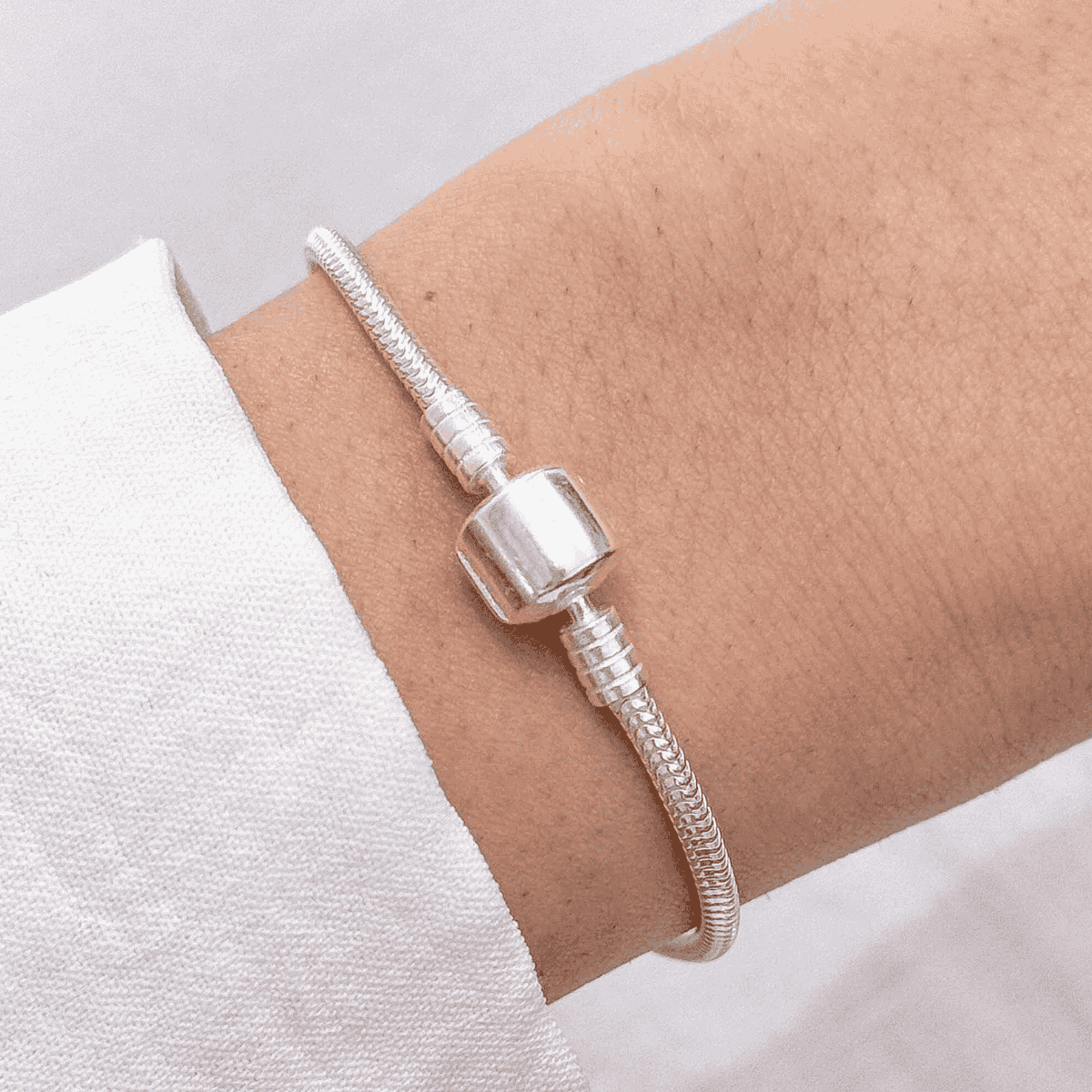 Pulseira para Berloques em Prata com Fecho Tambor Liso
