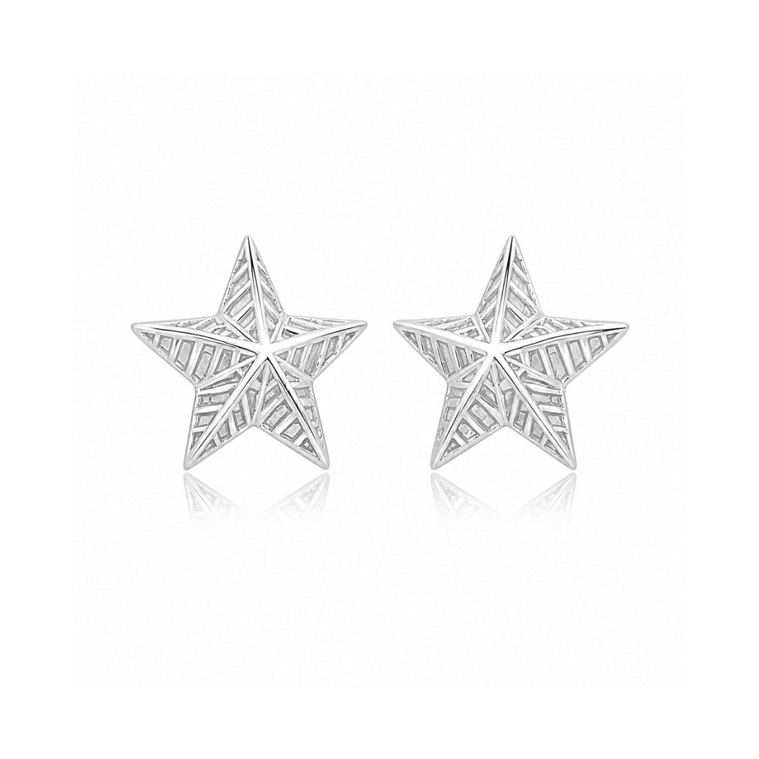 Brinco Estrela Vazada em Prata 1,2cm – Delicado e Atemporal