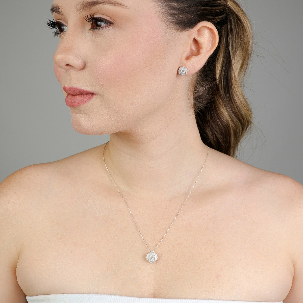 Conjunto Chuveiro com Zircônia em Prata – Brilho Sofisticado